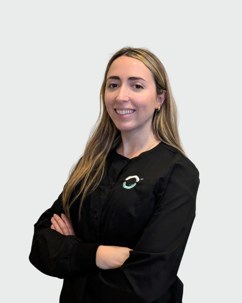 Dña. Elena Lanzas Rodríguez, Estética dental y prótesis